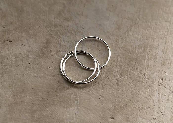 Archie's and Son Jewelry and Repairs Dainty Interlocking Spinner Ring